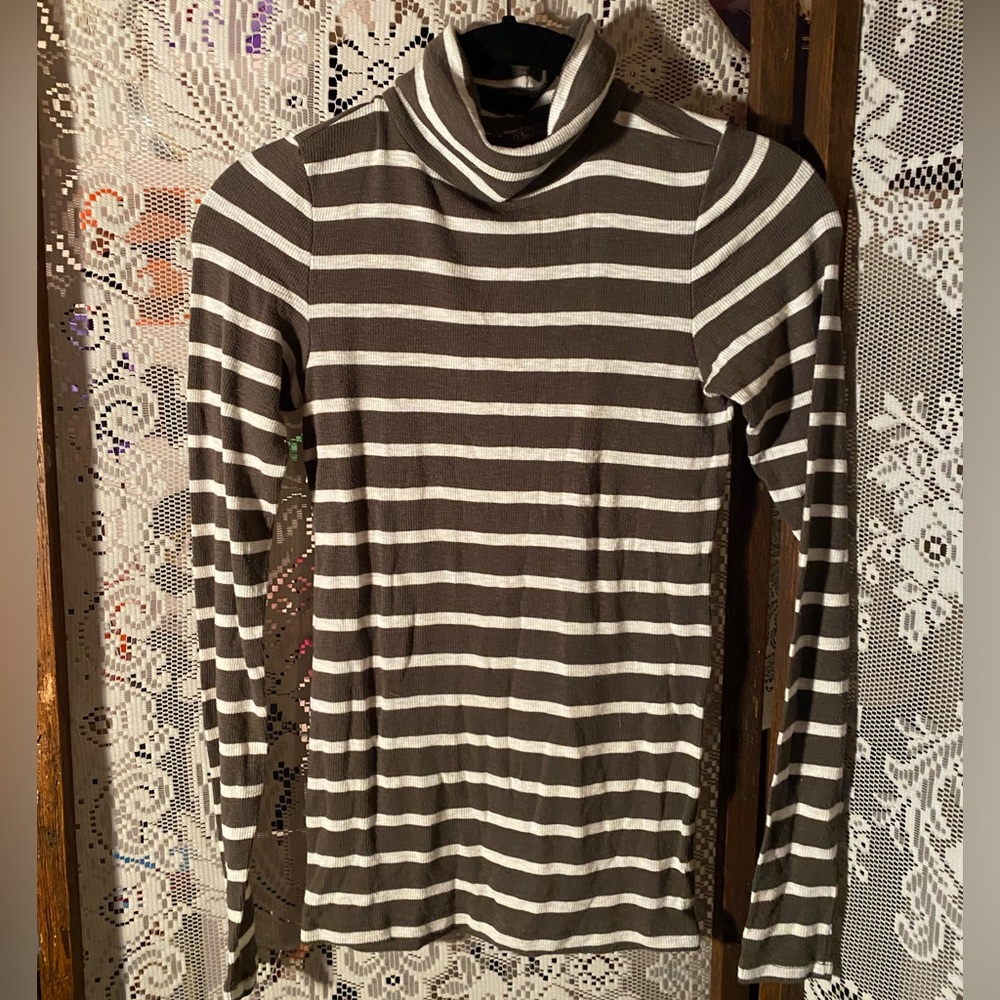 Xs aerie turtleneck
